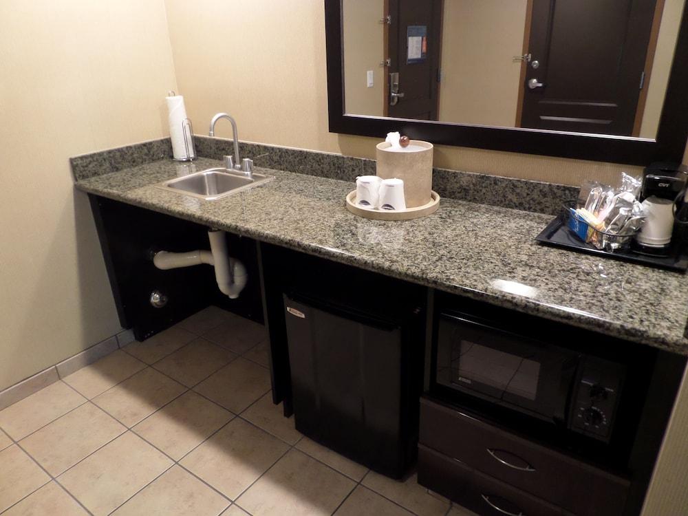 Hampton Inn And Suites Bakersfield / Highway 58 Eksteriør bilde